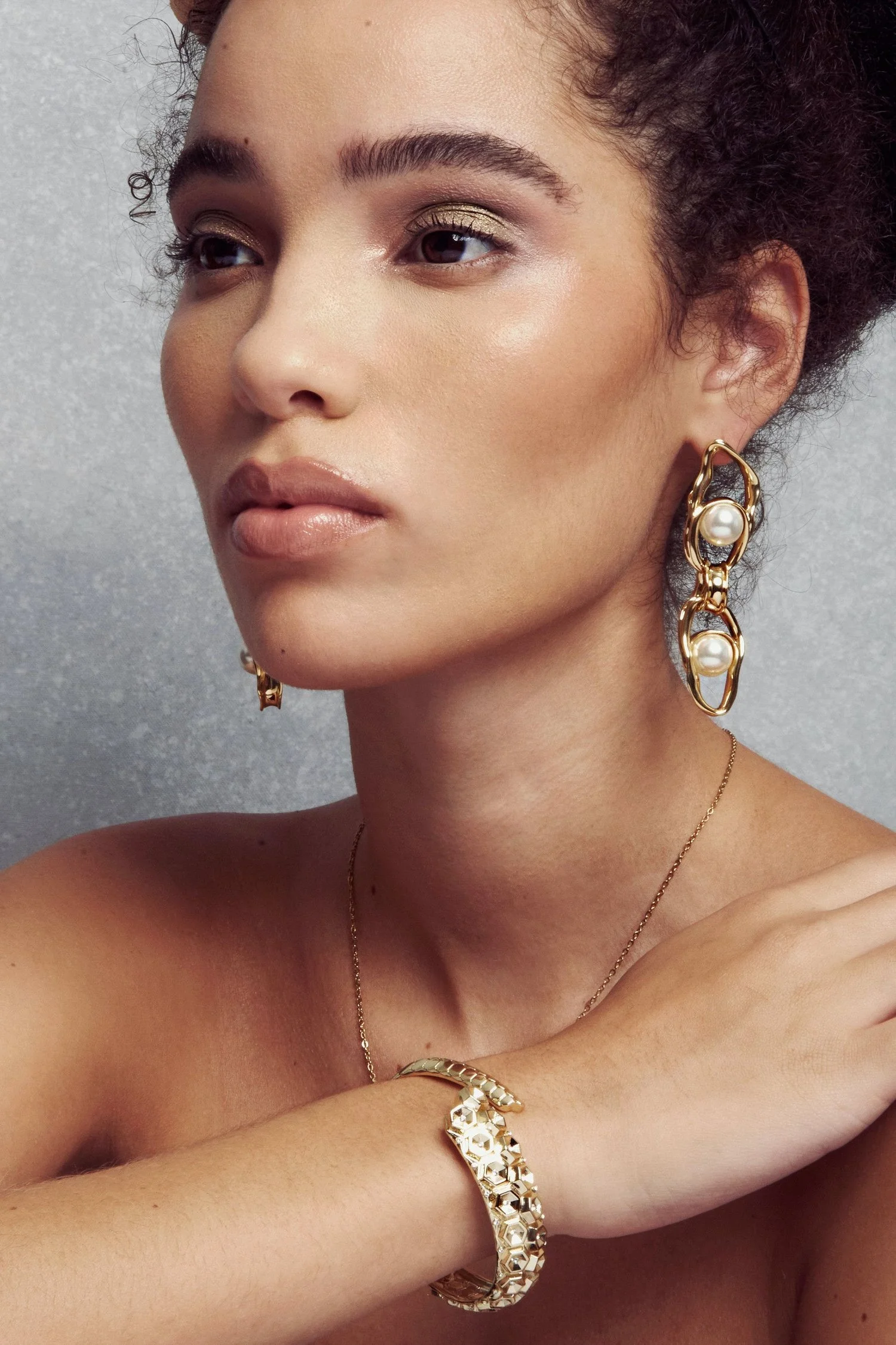 L'officiel Lithuania — supporting asset